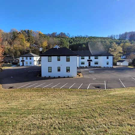 The Traveler On Main - Suite 1 Tazewell Bagian luar foto