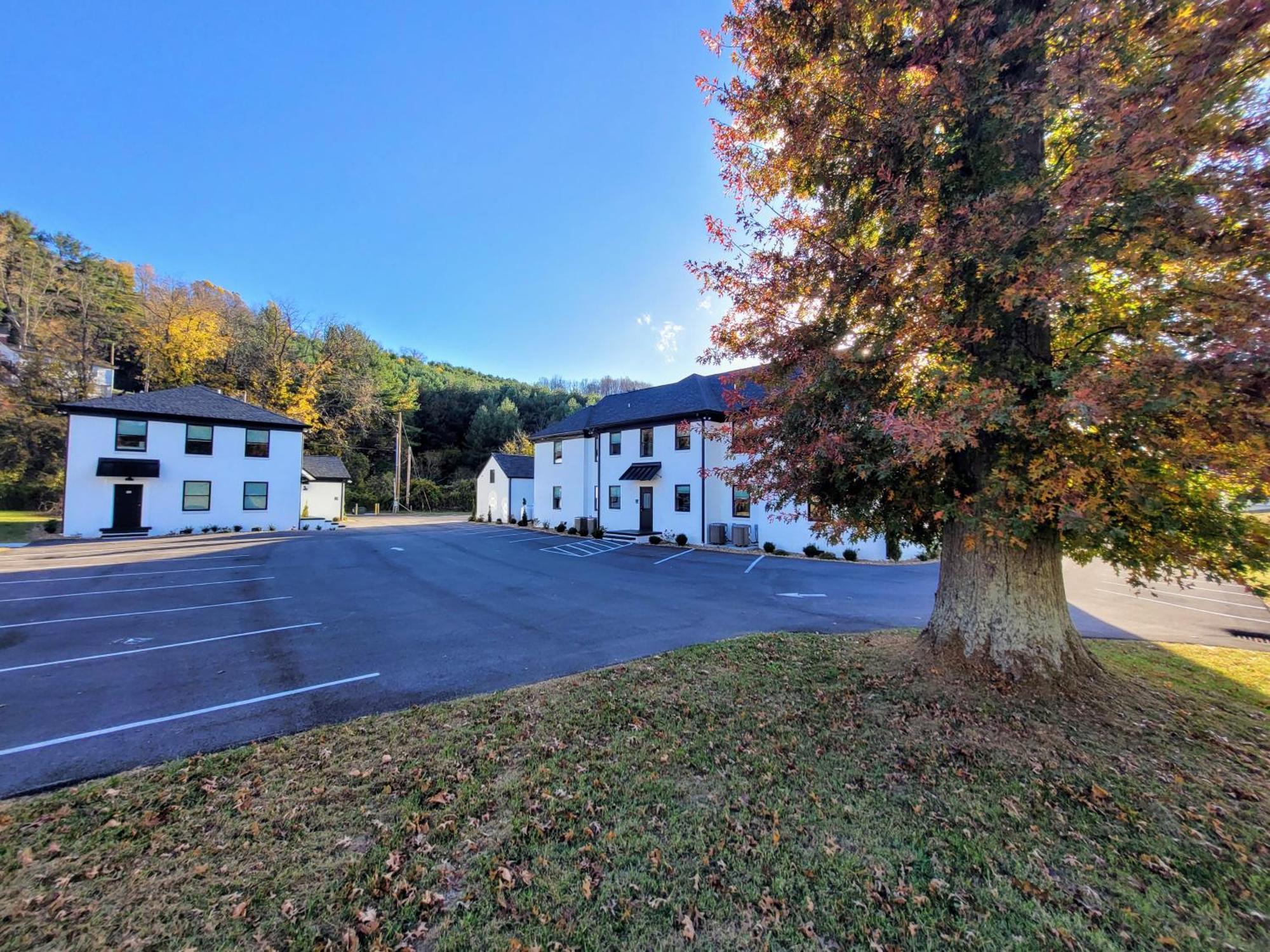 The Traveler On Main - Suite 1 Tazewell Bagian luar foto
